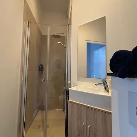 Lovely Small Apartment In 'De Pijp'-3