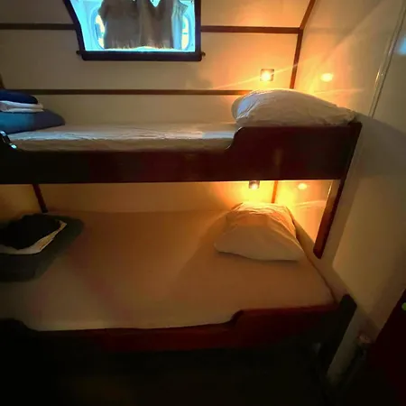 Amsterdam Hotelboat-2