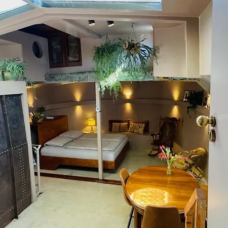 Houseboat Tante Piet-3