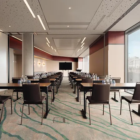 Doubletree By Hilton Amsterdam Centraal Station-2
