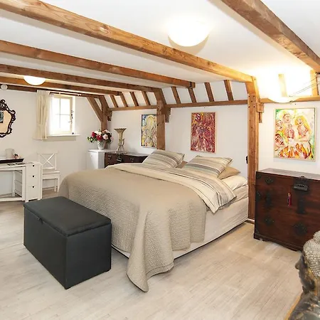 Bed & Breakfast Of Art-3