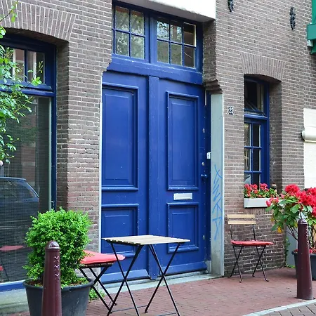 Rembrandtplein Bed & Breakfast-2