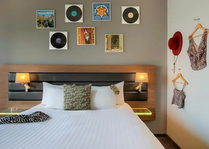 Boutique Hotel Moxy Amsterdam Houthavens