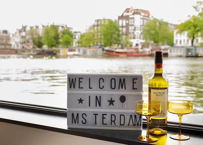 Houseboat Amsterdam - Room With A View